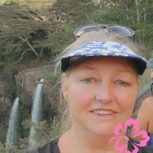 Meet your Posher, Dana